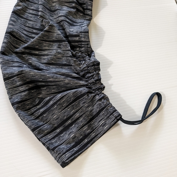 Athleta Ariel Aspire Ankle Pant Patterned Joggers Size 6 Black and White - Picture 11 of 12